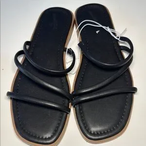 Universal Thread Women’s Black Sandals – Size 9.5