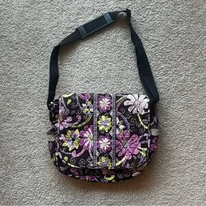 VERA BRADLEY‎ Crossbody Messenger Bag in Purple Punch