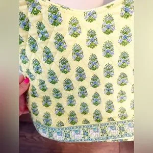 Vera Bradley Medium Shoulder Bag In Citrus Elephant Pattern