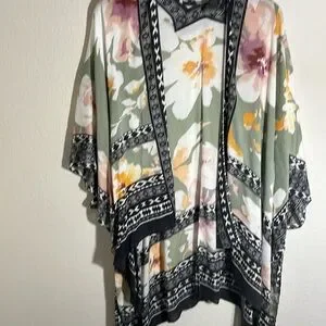 Vince Camuto Washy Blooms Crinkle Topper SAGE Wrap/ Coverup/ Scarf