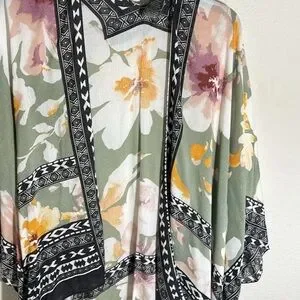 Vince Camuto Washy Blooms Crinkle Topper SAGE Wrap/ Coverup/ Scarf