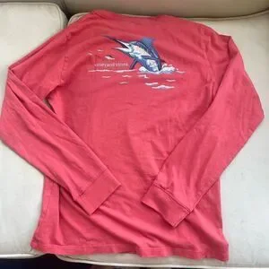 Vineyard Vines boys t-shirt size large red with swordfish
