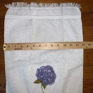 Vintage 80s Royal Velvet Bath Hand Towel Stitchsations Hydrangea Embroidery