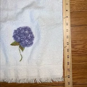 Vintage 80s Royal Velvet Bath Hand Towel Stitchsations Hydrangea Embroidery