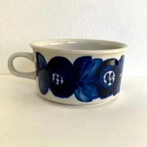 Vintage Arabia Of Finland Anemone Blue Ulla Procope Tea Coffee Cup