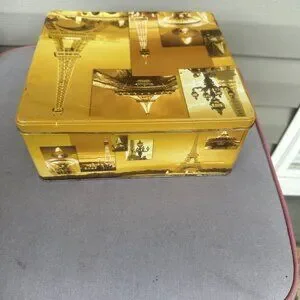 Vintage Delacre Baker Metal Tin Theme Of Paris 9" Square Gold