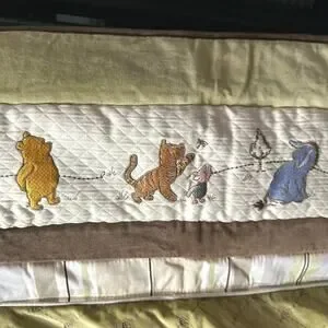Vintage Disney Classic Pooh Velvet Embroidered Crib Comforter Blanket Baby