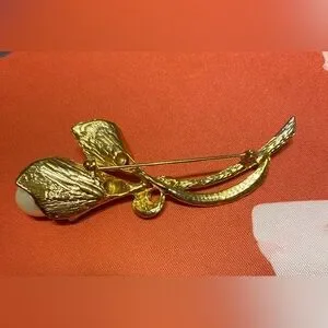 Vintage Double Tulip Brooch - Excellent Condition