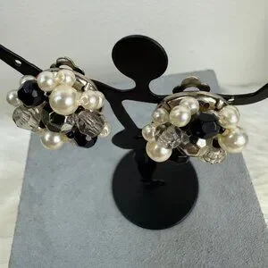 Vintage Faux Pearl Silver Black Cluster Bead Clip-on Earring