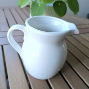 Vintage Floral Ceramic Planter – Cottagecore Home Décor