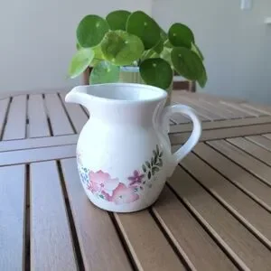 Vintage Floral Ceramic Planter – Cottagecore Home Décor