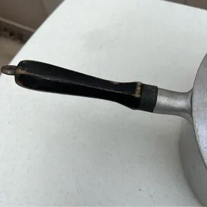 Vintage Majestic 2 1/2 Quart Cast Aluminum Cookware Saucepan Pot Lid Wood Handle