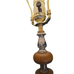 Vintage MCM Wooden Classic Mid Century Elegant Desk Table Electric Lamp 28"