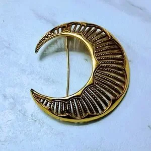 Vintage Monet Crescent Moon Gold Tone Brooch Pin Long Arm Large