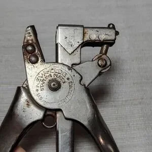 Vintage NEVA CLOG Products Model B-100 Plier Stapler ‎ VGC