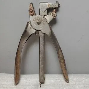 Vintage NEVA CLOG Products Model B-100 Plier Stapler VGC