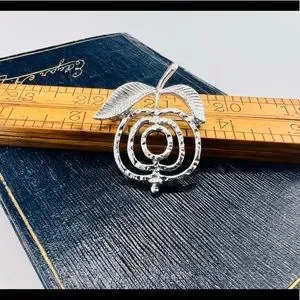 Vintage SARAH COVENTRY silver tone apple brooch pin