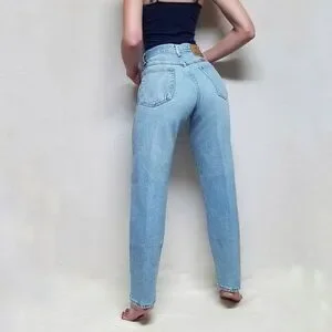 VINTAGE Wrangler Light Wash Ultra High Rise Jeans
