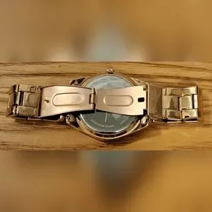 Vintage Y2K Betsey Johnson Boyfriend Gold Tone Bling Heart Casual Watch Jewelry