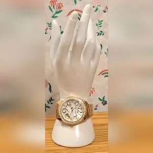 Vintage Y2K Betsey Johnson Boyfriend Gold Tone Bling Heart Casual Watch Jewelry