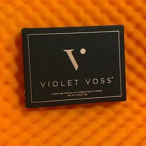 Violet Voss Coral Pop Eyeshadow Palette