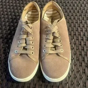 VIONIC Women’s Brinley Brown Suede Casual Sneaker Size 8.5
