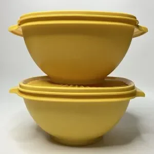 Vtg Tupperware Set of 2 Gold Servalier Bowls w/Lids 836-9