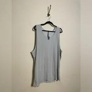 Vuori Mens Strato Tech Tank In Platinum Heather
