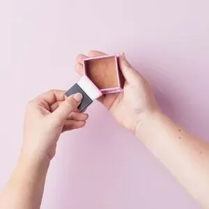 W7 Honolulu Bronzing Powder - Pressed Powder Bronzer - Contouring & Highlighting