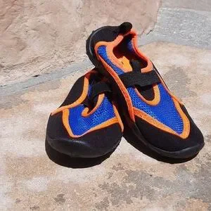 Water shoes size large 9 10 black blue orange