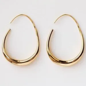 Waterproof fluid hoop earrings
