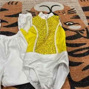 Weissman Yellow And White Activewear