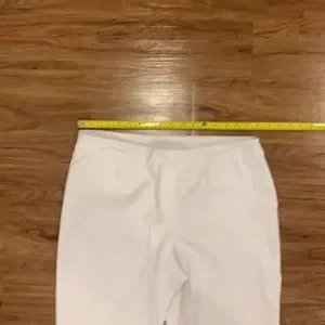 White Bermudas Size 18 Slimsation Branch