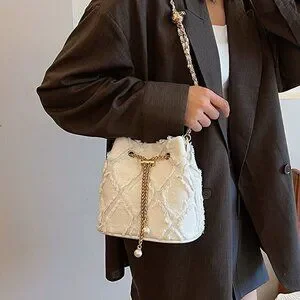 White Fashionable Women's Diamond Lattice One-Shoulder Bucket Bag