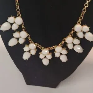 White Stone Beaded Statement Necklace‎