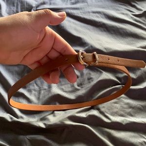 Women’s Basic Chestnut Brown Thin Belt - Small (89cm) Women’s Basic Chestnut Brown Thin Belt - Small (89cm)