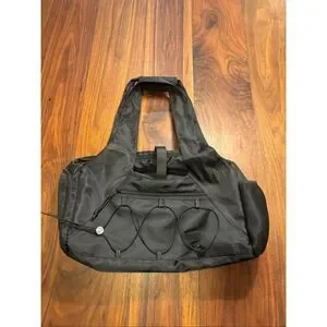 Women's Black Top Zip Duffel Gym Travel Bag With Different Compartments OS