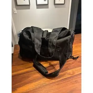 Women's Black Top Zip Duffel Gym Travel Bag With Different Compartments OS
