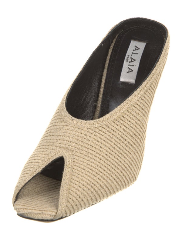 Alaïa Raffia Braided Accents Pumps