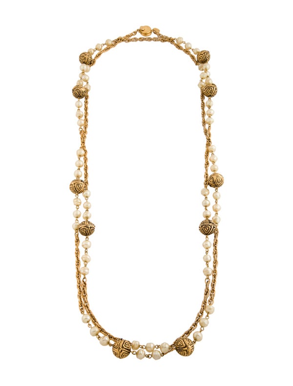 Chanel 1985 Faux Pearl Station Necklace