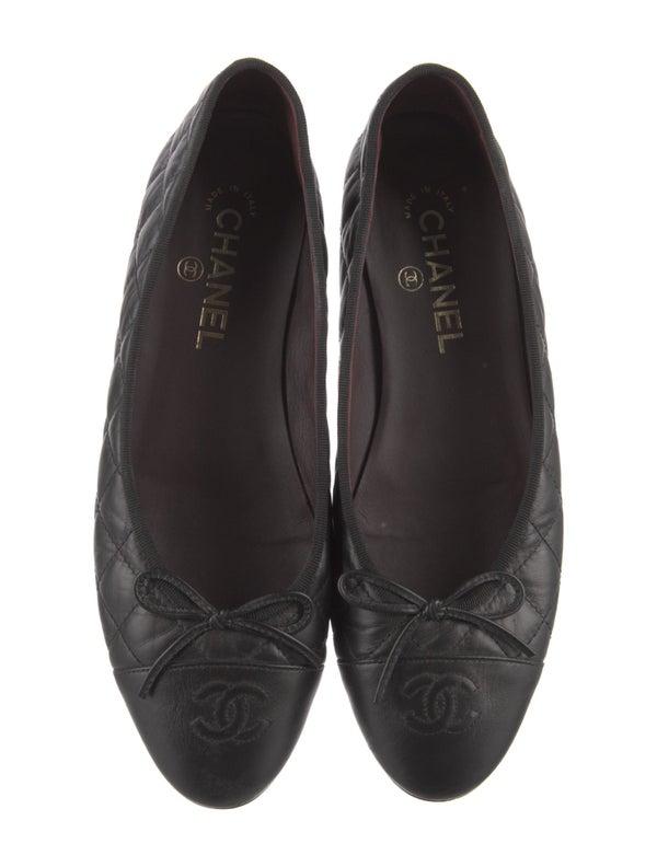 Chanel Interlocking CC Logo Leather Ballet Flats