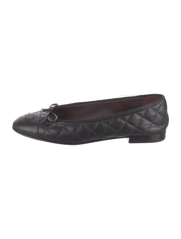 Chanel Interlocking CC Logo Leather Ballet Flats