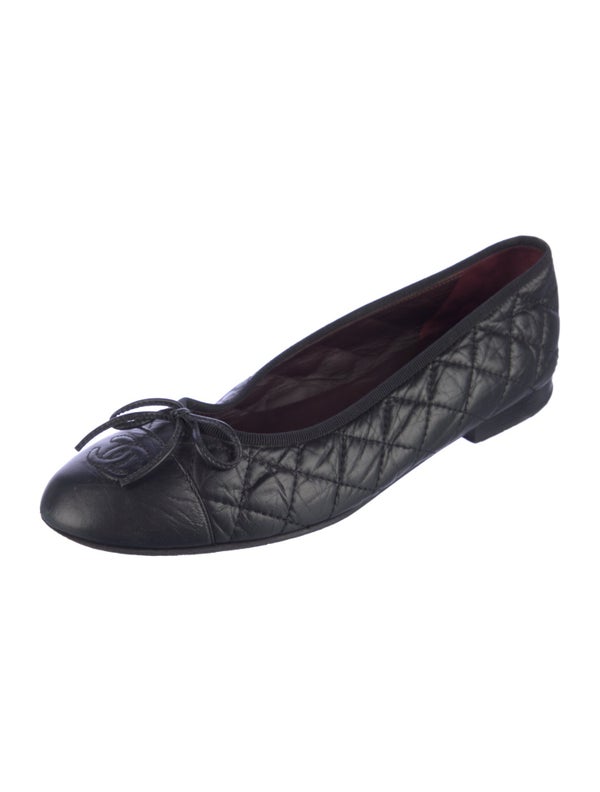 Chanel Interlocking CC Logo Leather Ballet Flats