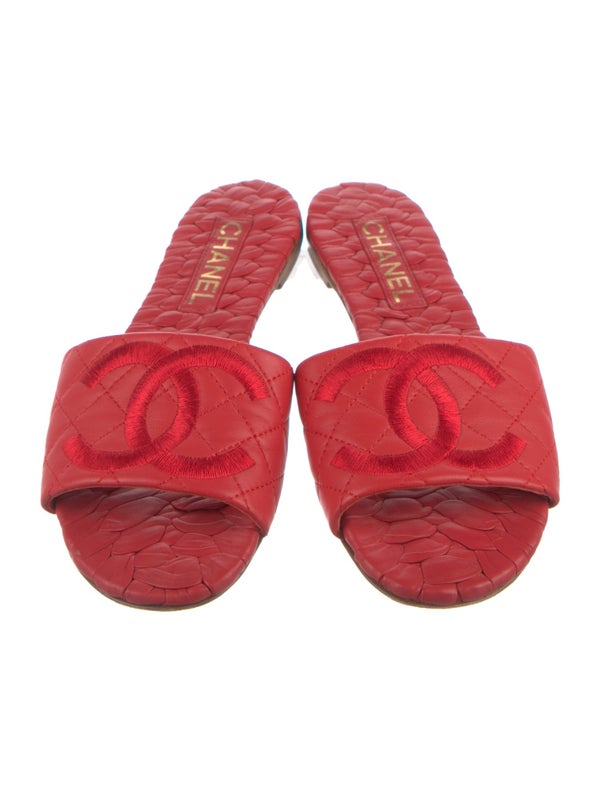 Chanel Interlocking CC Logo Leather Slides