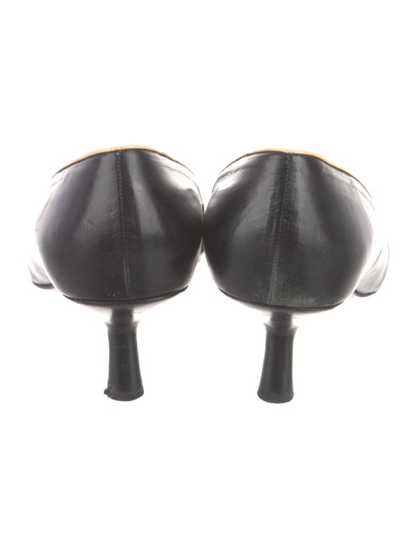 Chanel Vintage 2001 Pumps