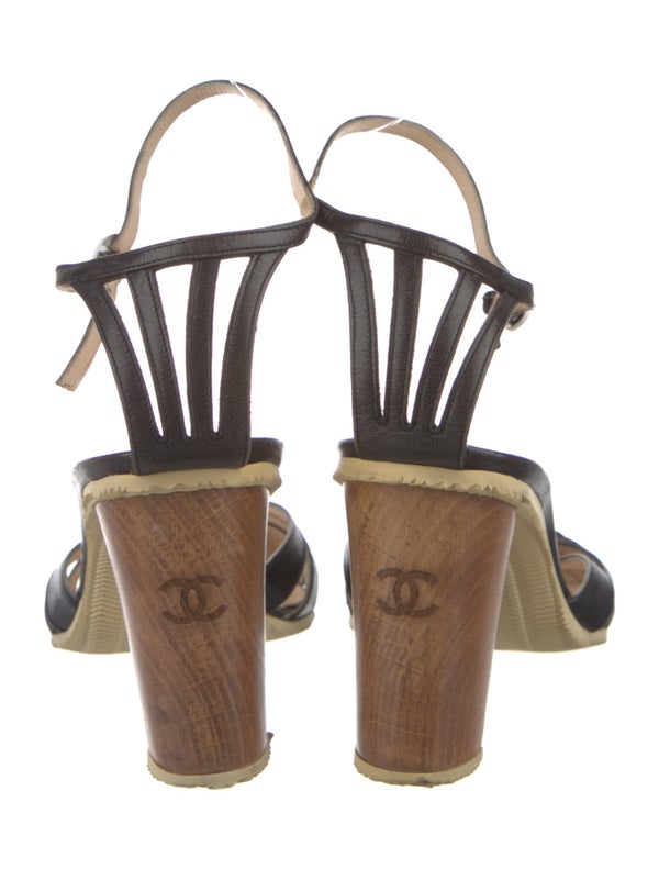 Chanel Vintage Interlocking CC Logo D'Orsay Pumps