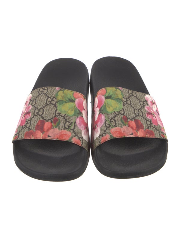 Gucci GG Supreme Slides