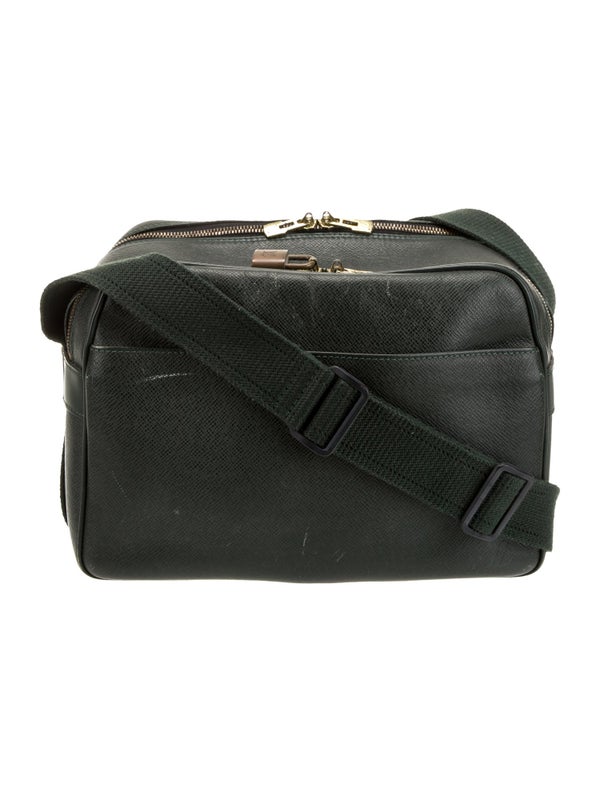 Louis Vuitton Taiga Leather Reporter Vintage