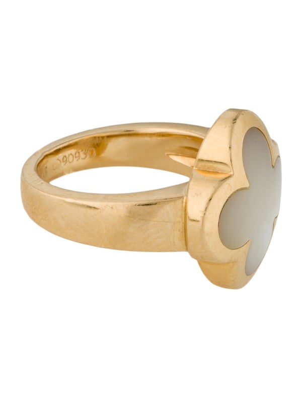 Van Cleef & Arpels Mother of Pearl Pure Alhambra Ring