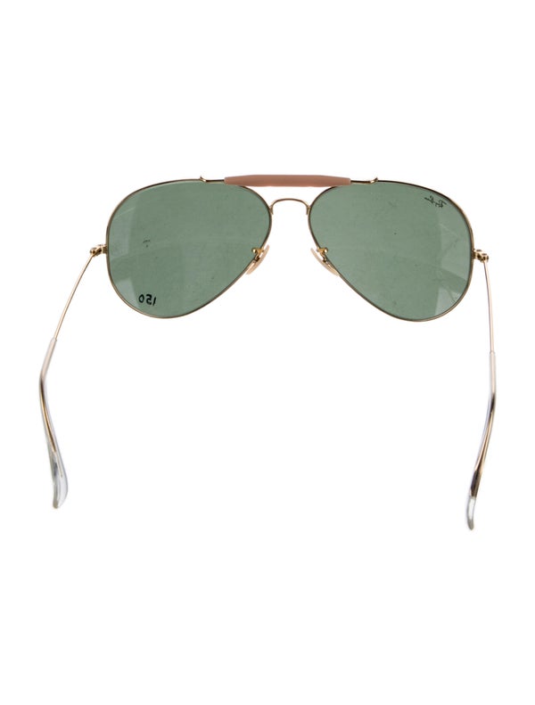 Ray-Ban Aviator Tinted Sunglasses